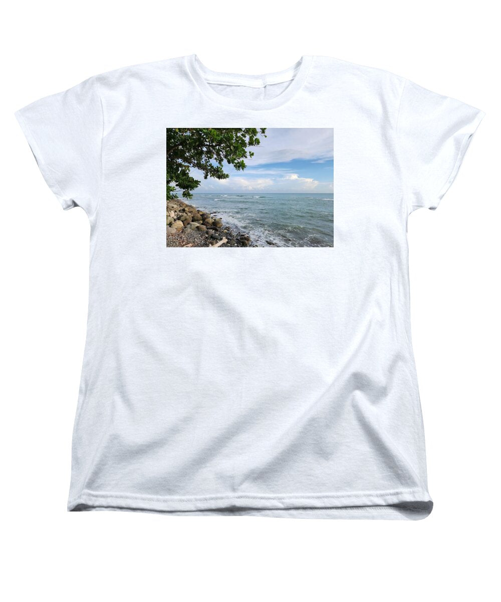 Serene Rocky Beach Scene - Women's T-Shirt (Standard Fit)