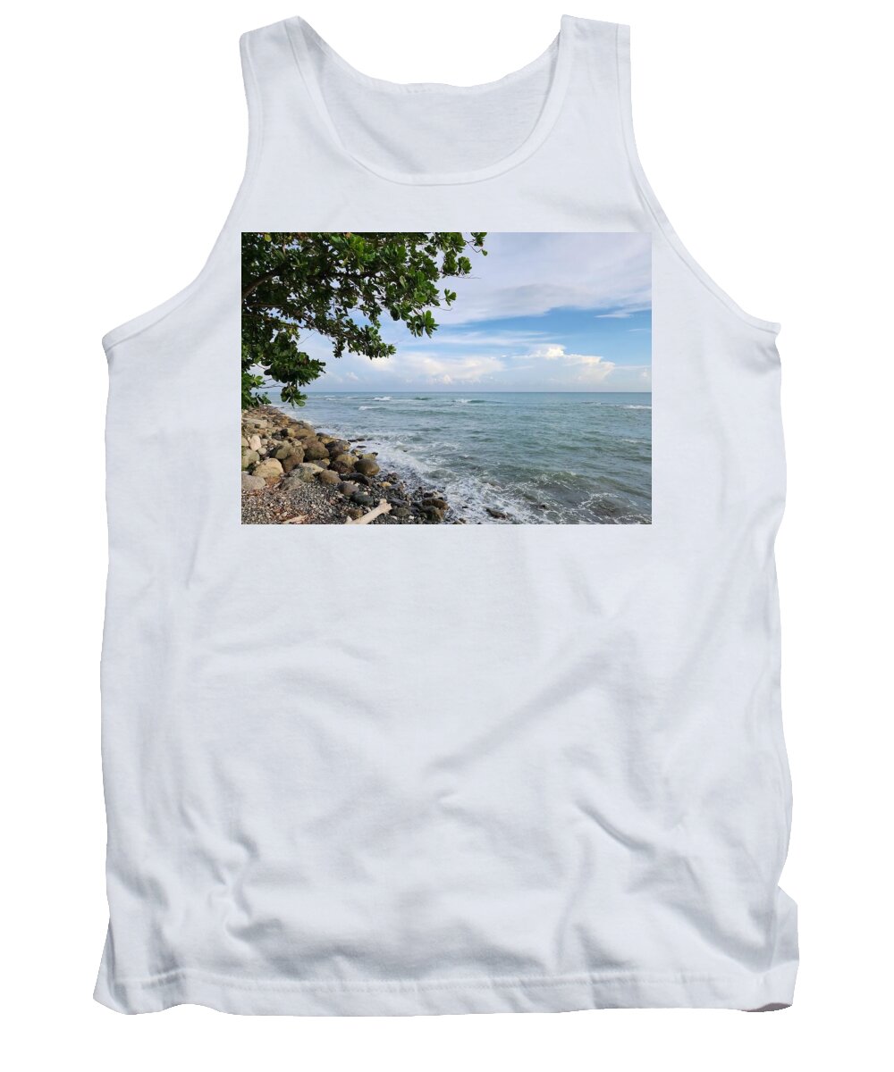 Serene Rocky Beach Scene - Tank Top